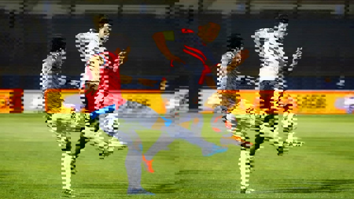 أخبار الأهلي والزمالك وبيراميدز: الصراع يشتعل على صفقة أفشة.. ومحمد إبراهيم يهدد بالشرط الجزائي