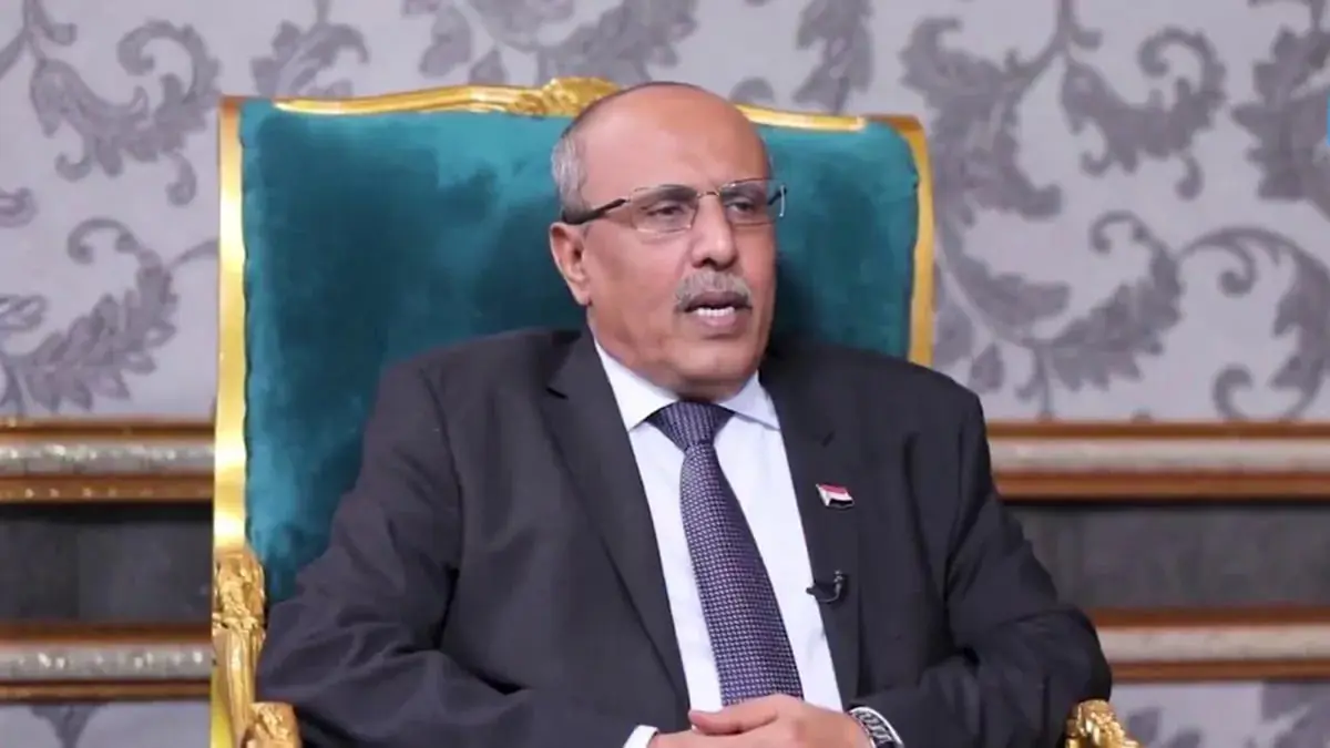 "الانتقالي الجنوبي" يرفض تصريحات رئيس مجلس الرئاسة‎‎ رشاد العليمي