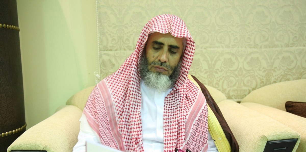 تفاصيل محاكمة عوض القرني والتهم الموجهة له