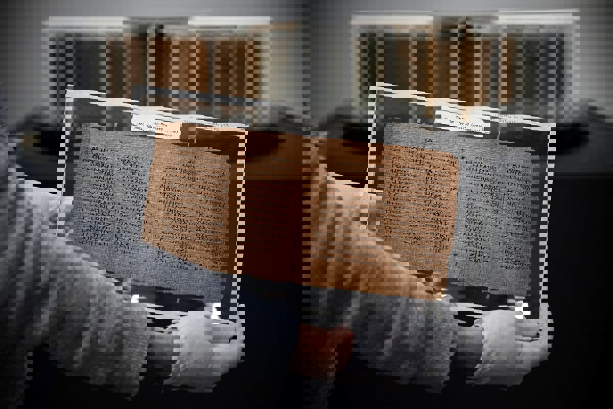 اكتشفت في مصر.. بيع مخطوطة "من أقدم كتب العالم" بنحو 4 ملايين دولار