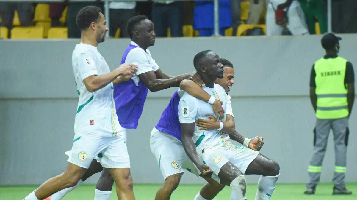 ضربة ثابتة لا تصدق.. ساديو ماني يسجل هدفاً تاريخياً لمنتخب السنغال (فيديو)