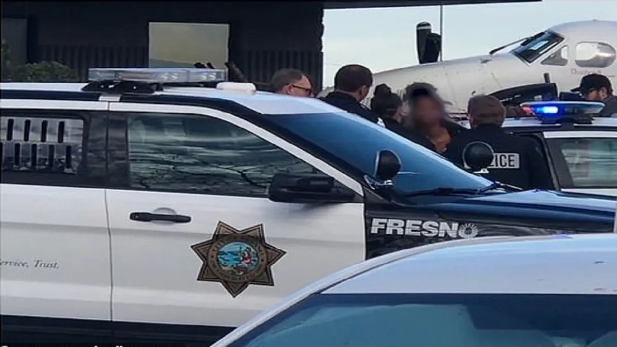 شاهد.. مراهقة تسرق طائرة في أحد مطارات أمريكا