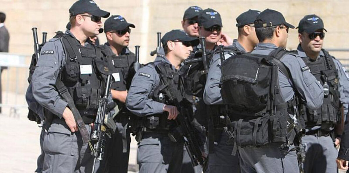 الشرطة الإسرائيلية تقتل فلسطينياً طعن جندياً في الخليل