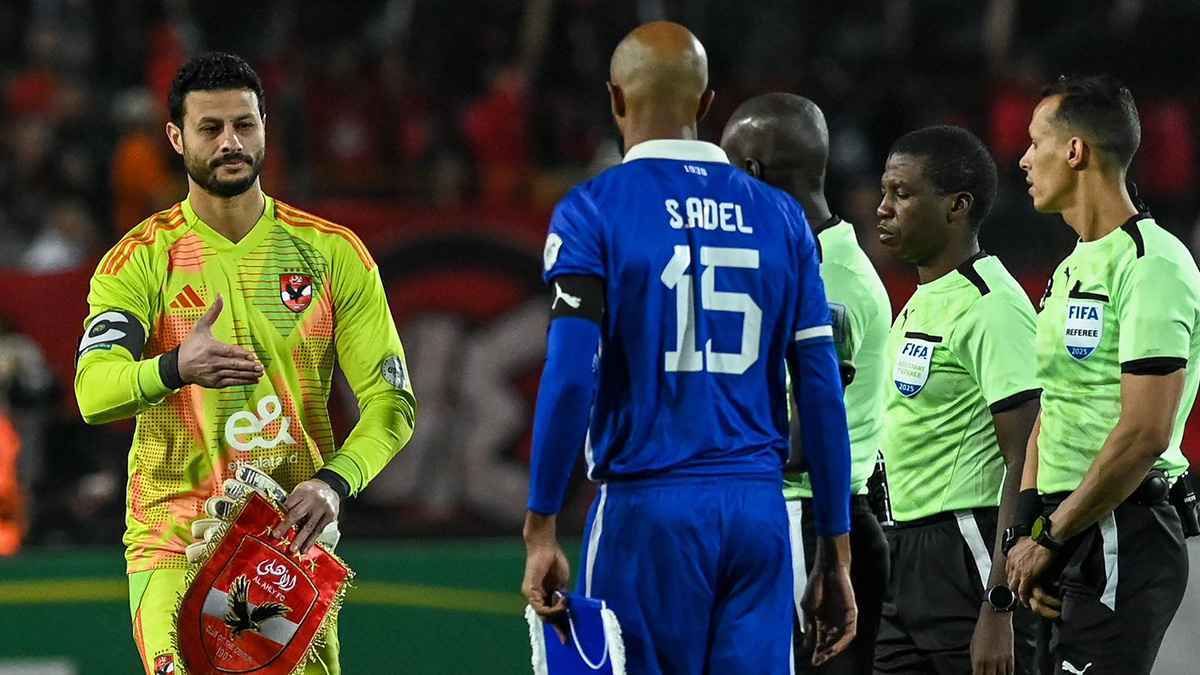 الأهلي المصري يتخذ قرارا حاسما تجاه حكم مباراة الهلال السوداني