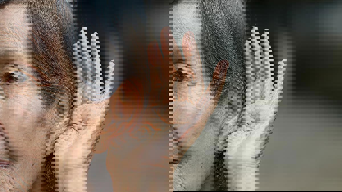 اكتشاف جيني قد يعيد السمع لكبار السن