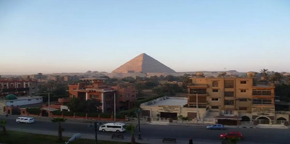 مصر.. مخاوف اقتصادية على قطاعي الاستثمار والسياحة بعد تفجير كمين الهرم