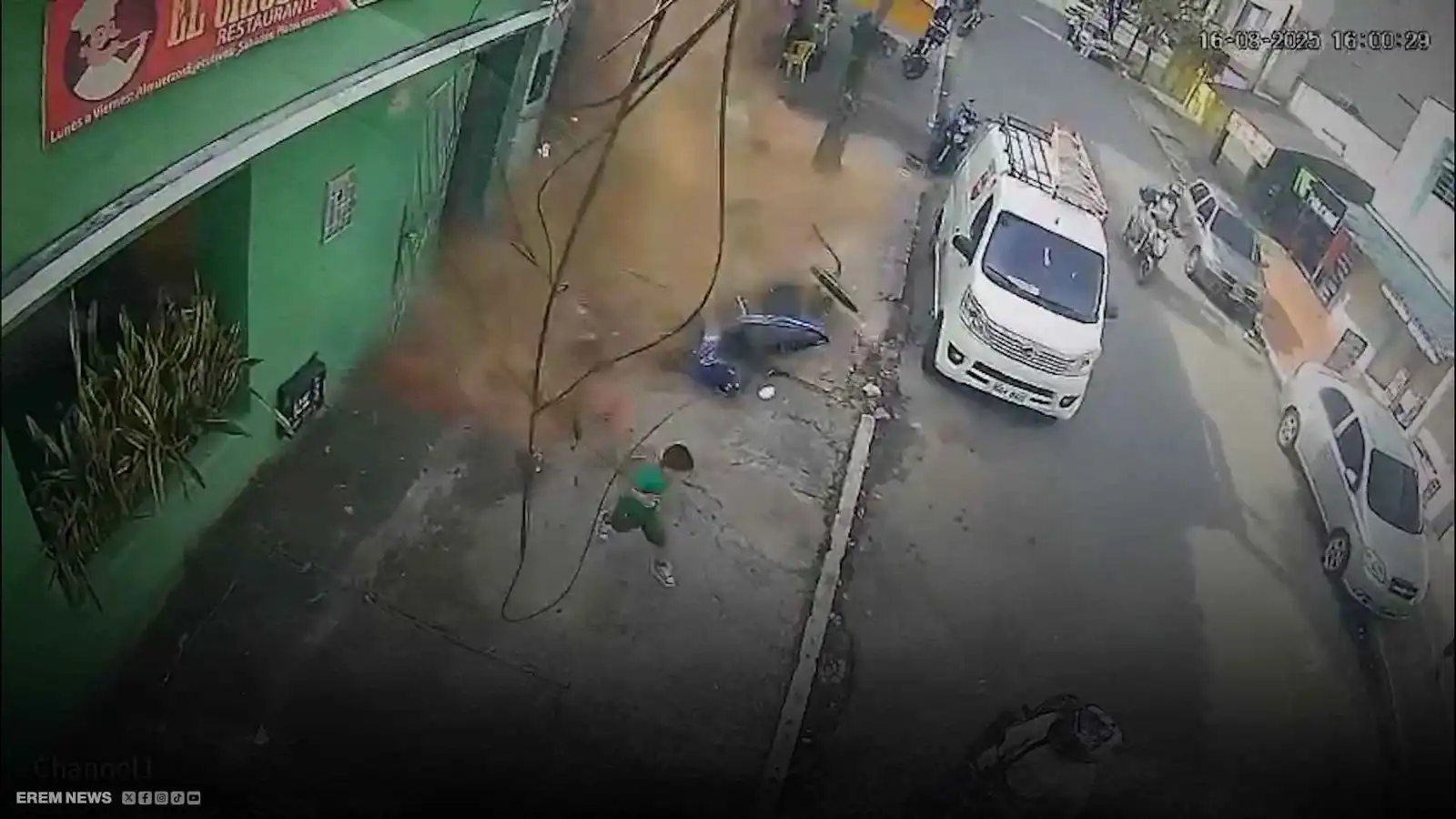 "معجزة".. طفل كولومبي ينجو بأعجوبة من موت محقق (فيديو إرم)