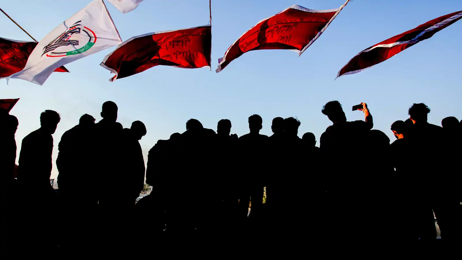 تفجّر فضيحة المعسكرات الوهمية في العراق.. وملف استغلال "الحشد" يعود للواجهة