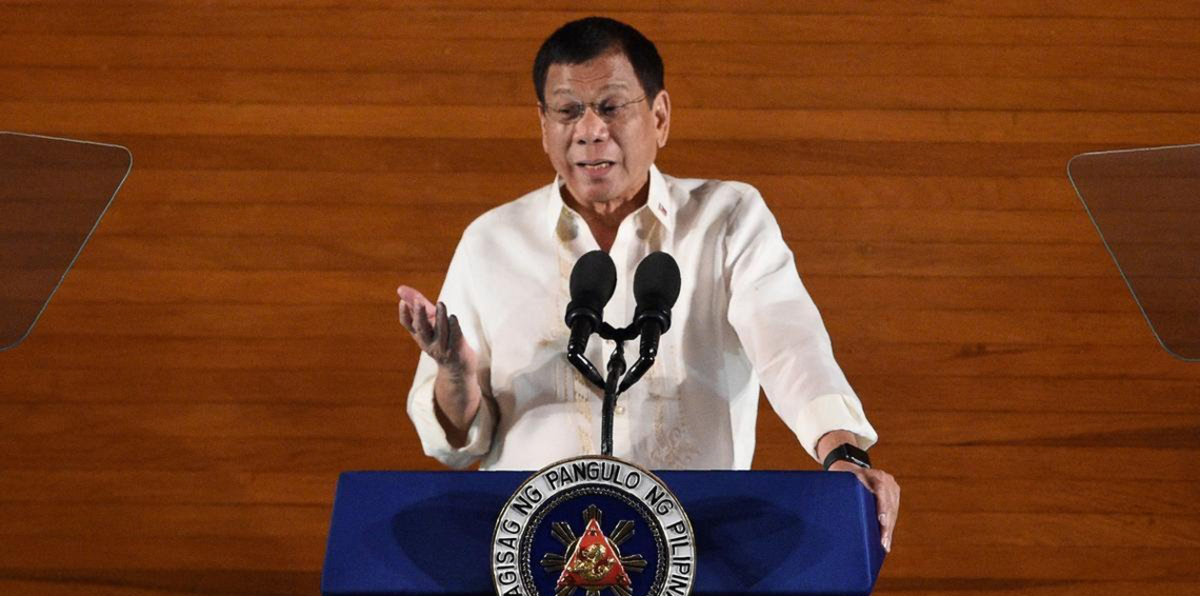 رئيس الفلبين يقرّ قانون الحكم الذاتي لمنطقة مسلمة مضطربة