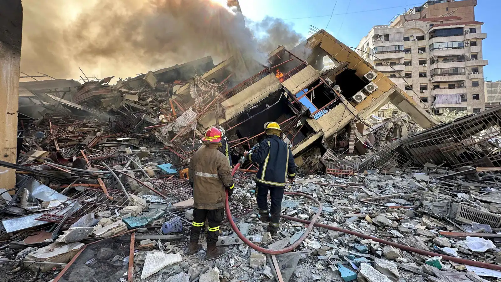 دمار بعد قصف إسرائيلي على ضاحية بيروت الجنوبية