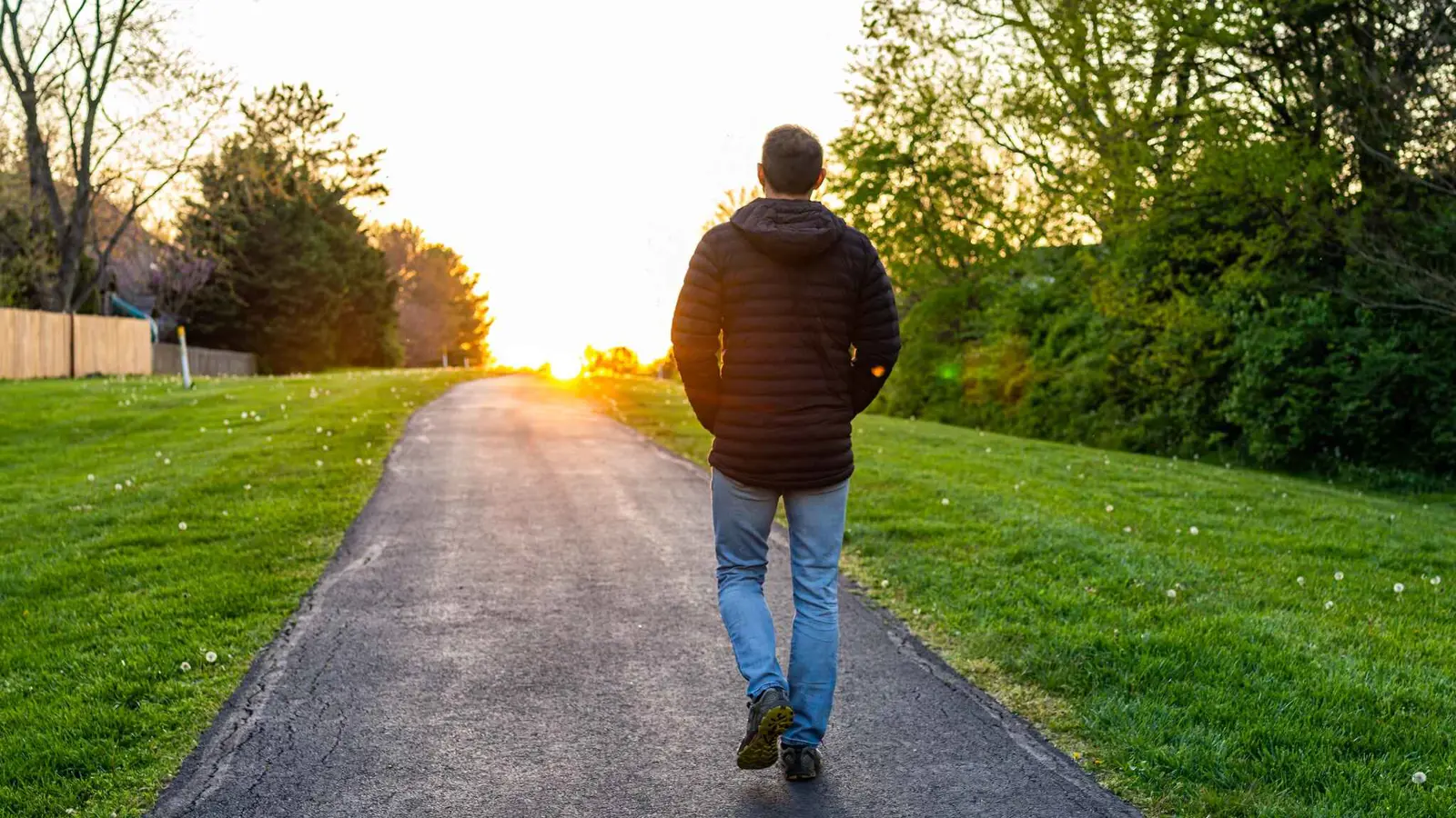 يحارب 13 نوعًا من السرطان.. دراسة تكشف فوائد المشي اليومي