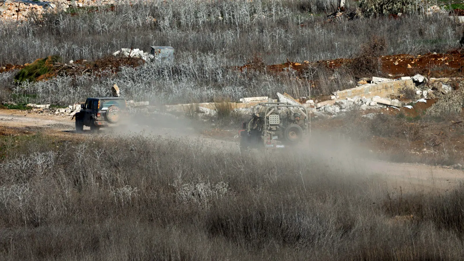 خاص- إسرائيل تحصن حدودها الشمالية بمواقع عسكرية جديدة داخل لبنان