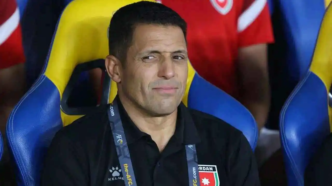 لن يتخطوا ربع النهائي.. كيف صدمت توقعات الحسين عموتة جماهير الأردن؟ (فيديو)