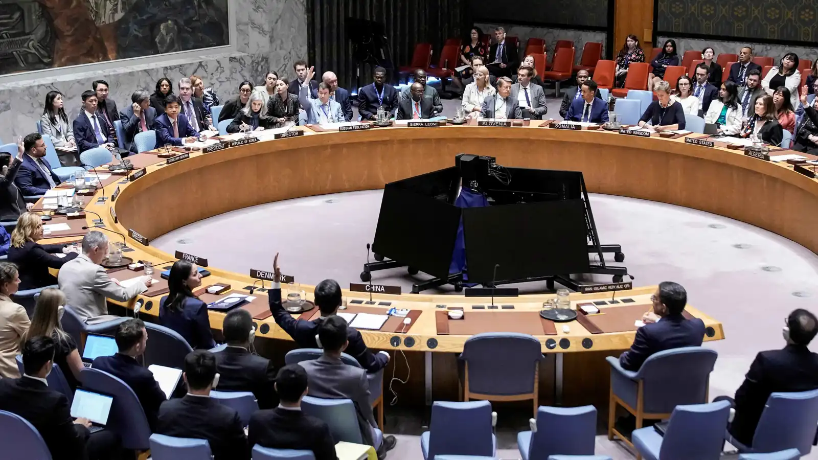 إعادة فرض العقوبات الأممية على إيران رسميا الليلة