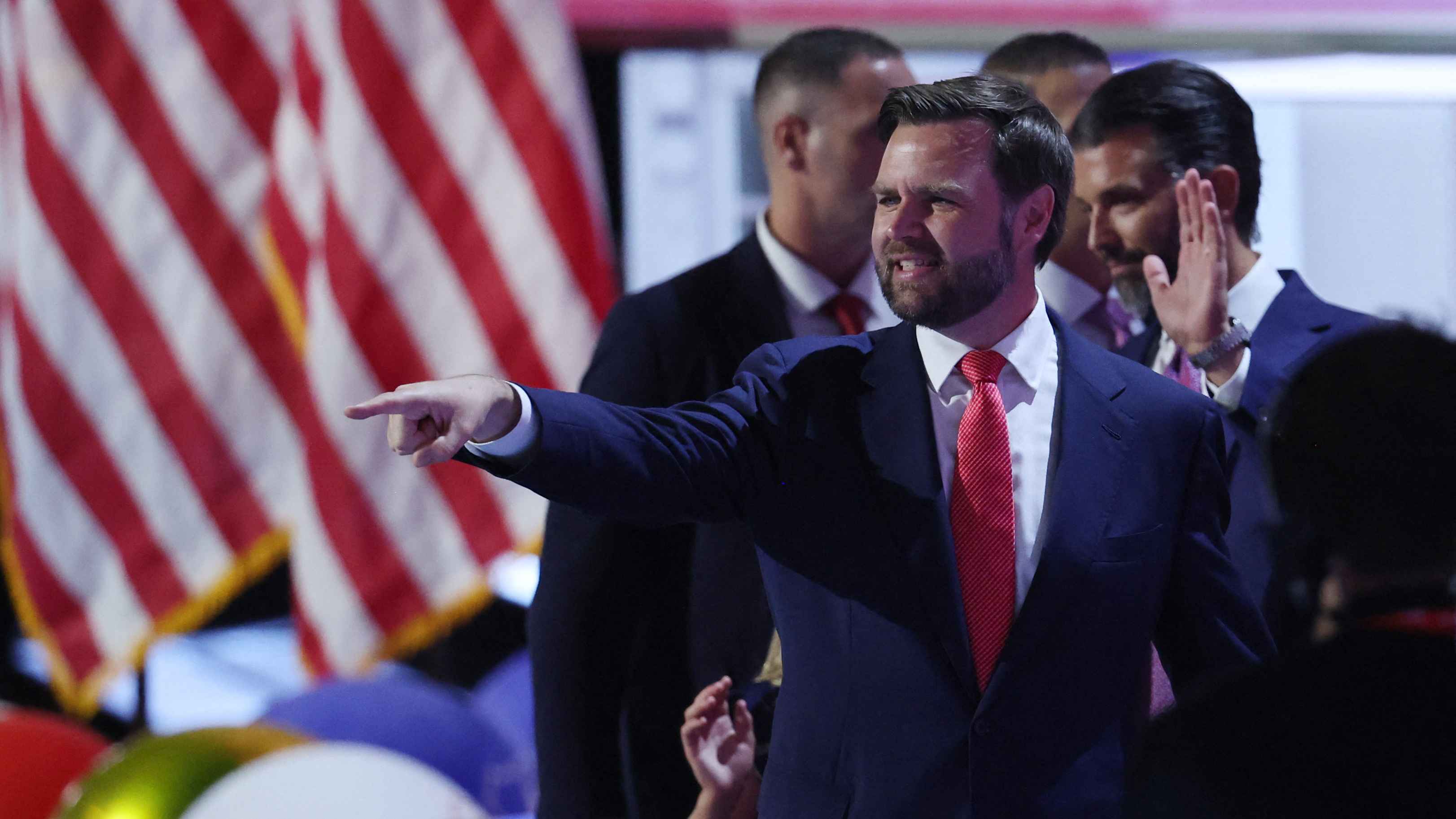 "جمهوري انعزالي".. كيف يؤثر فانس على سياسة واشنطن في الشرق الأوسط؟