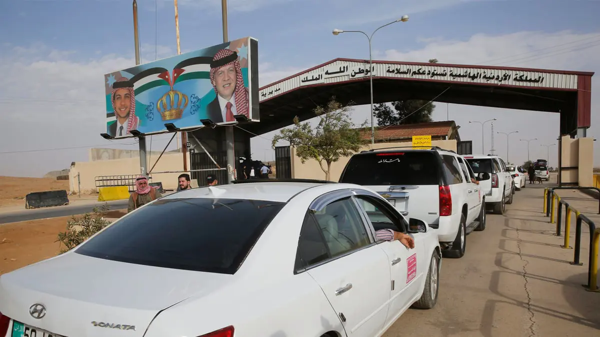 الأردن يعيد فتح المعبر الرئيسي مع سوريا كاملا يوم الأربعاء