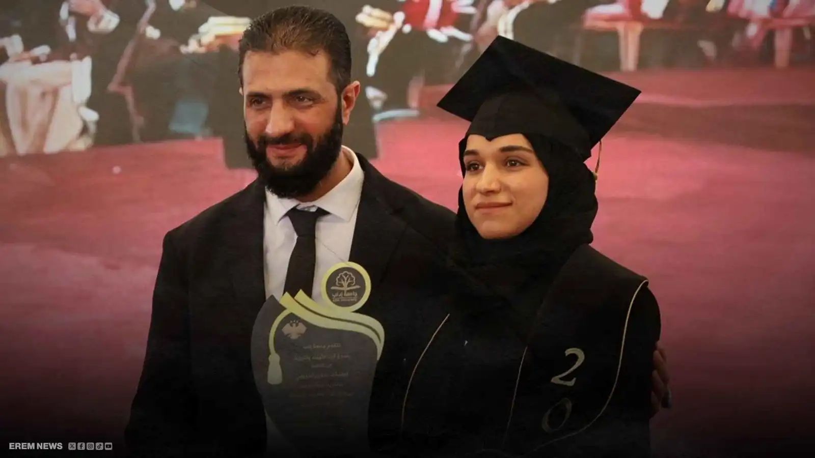 عقيلة الشرع "تخطف الأنظار" في حفل تخرجها بإدلب (فيديو إرم)