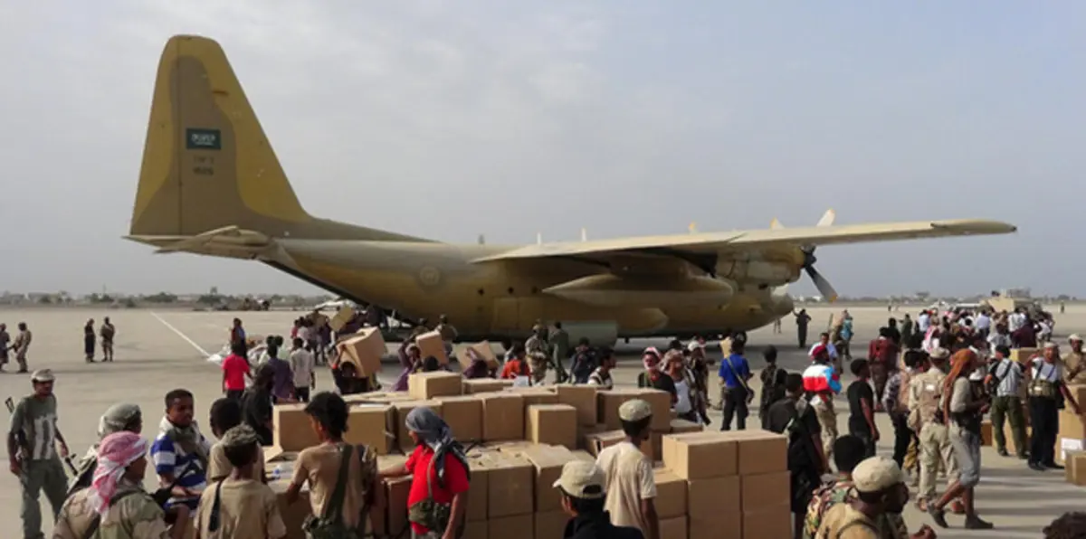 طائرة سعودية محملة بـ10 أطنان من المساعدات تهبط في اليمن