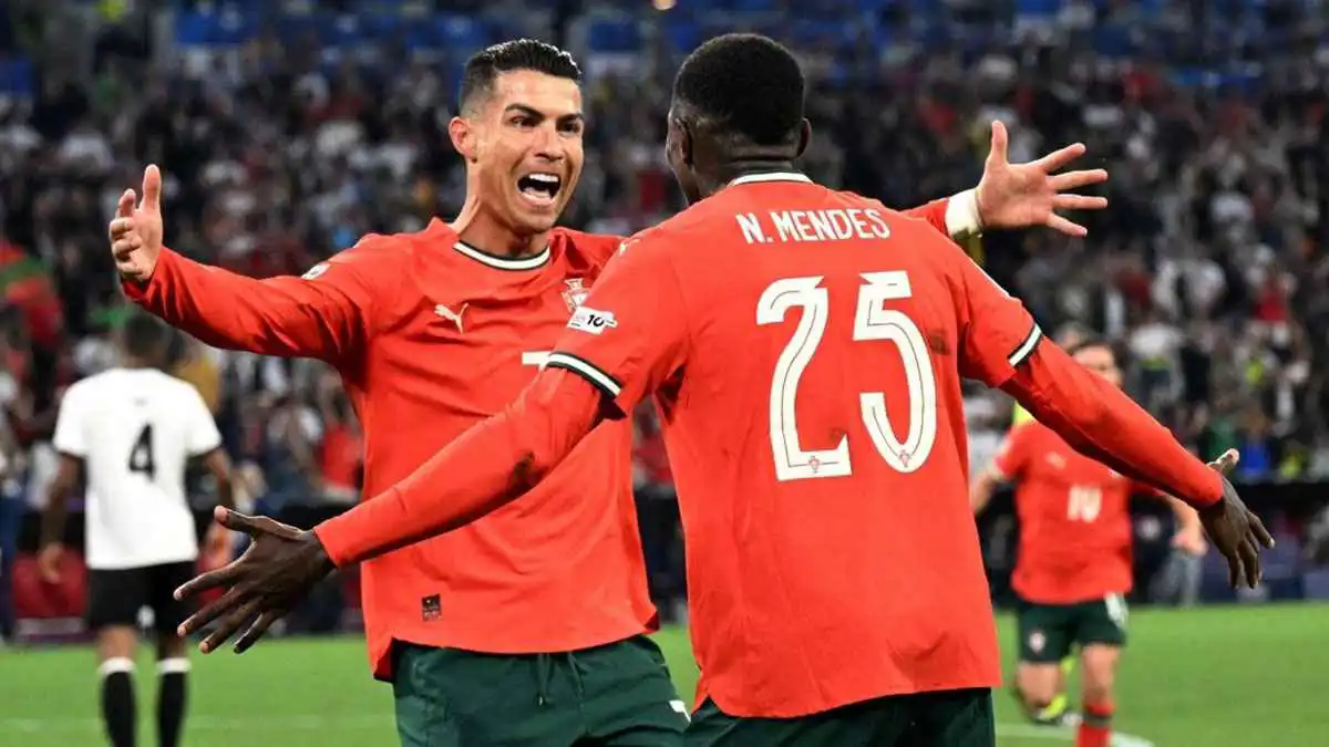 كود سري.. علاقة كريستيانو رونالدو بنجم منتخب البرتغال تذهل الجماهير