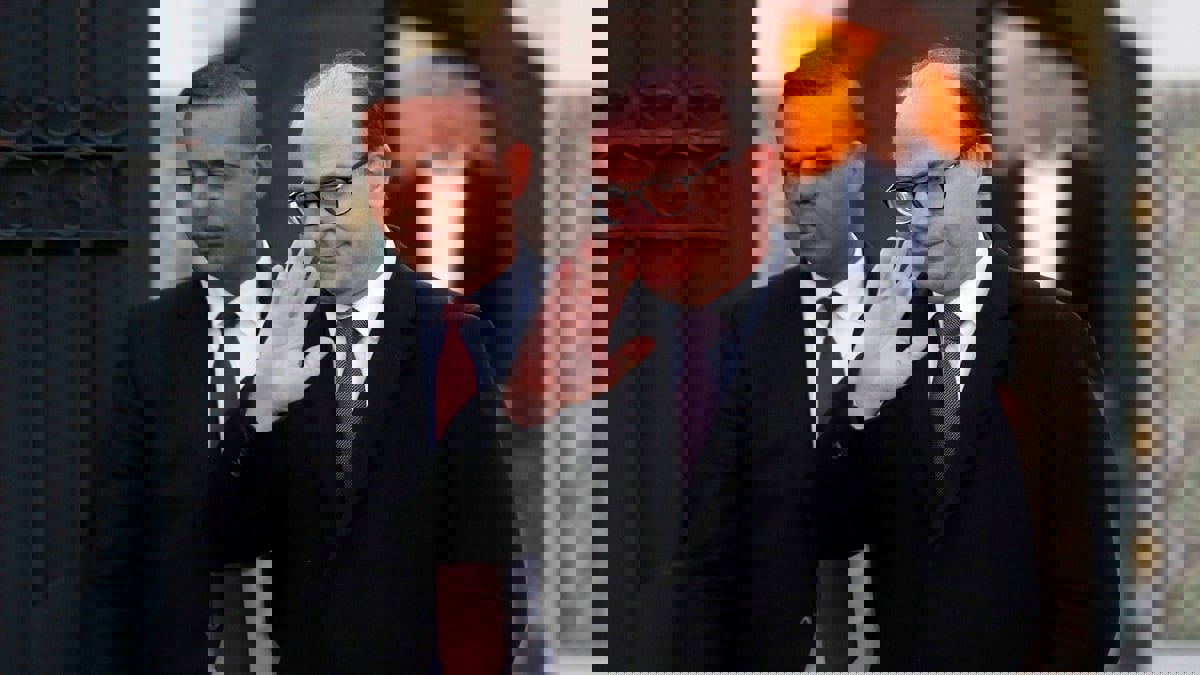 تونس.. الفخفاخ يقيل وزراء "حركة النهضة" من حكومة تسيير الأعمال