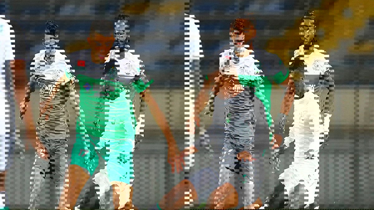 زكريا الوردي يصل القاهرة.. وخطوة واحدة تفصله عن التوقيع للزمالك