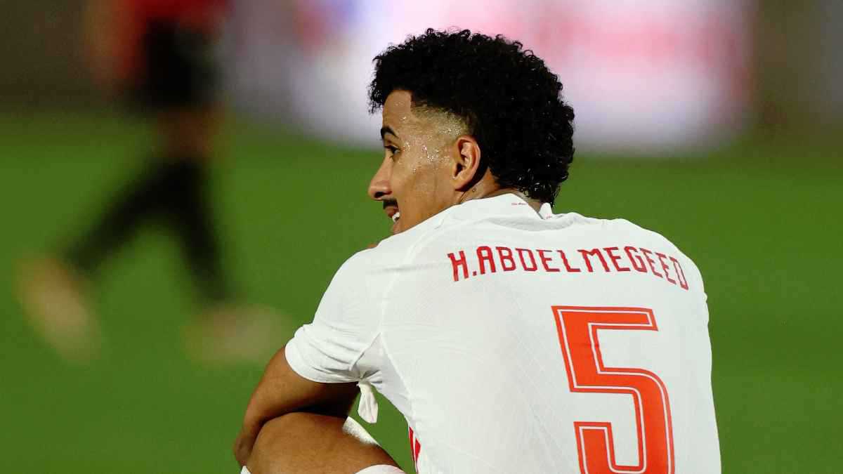 يضحك.. ما حقيقة صورة حسام عبد المجيد الصادمة بعد خسارة الزمالك؟ 