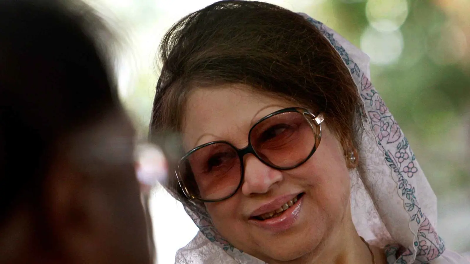 بنغلاديش.. استقبال حاشد لخالدة ضياء بعد عودتها من العلاج (فيديو)