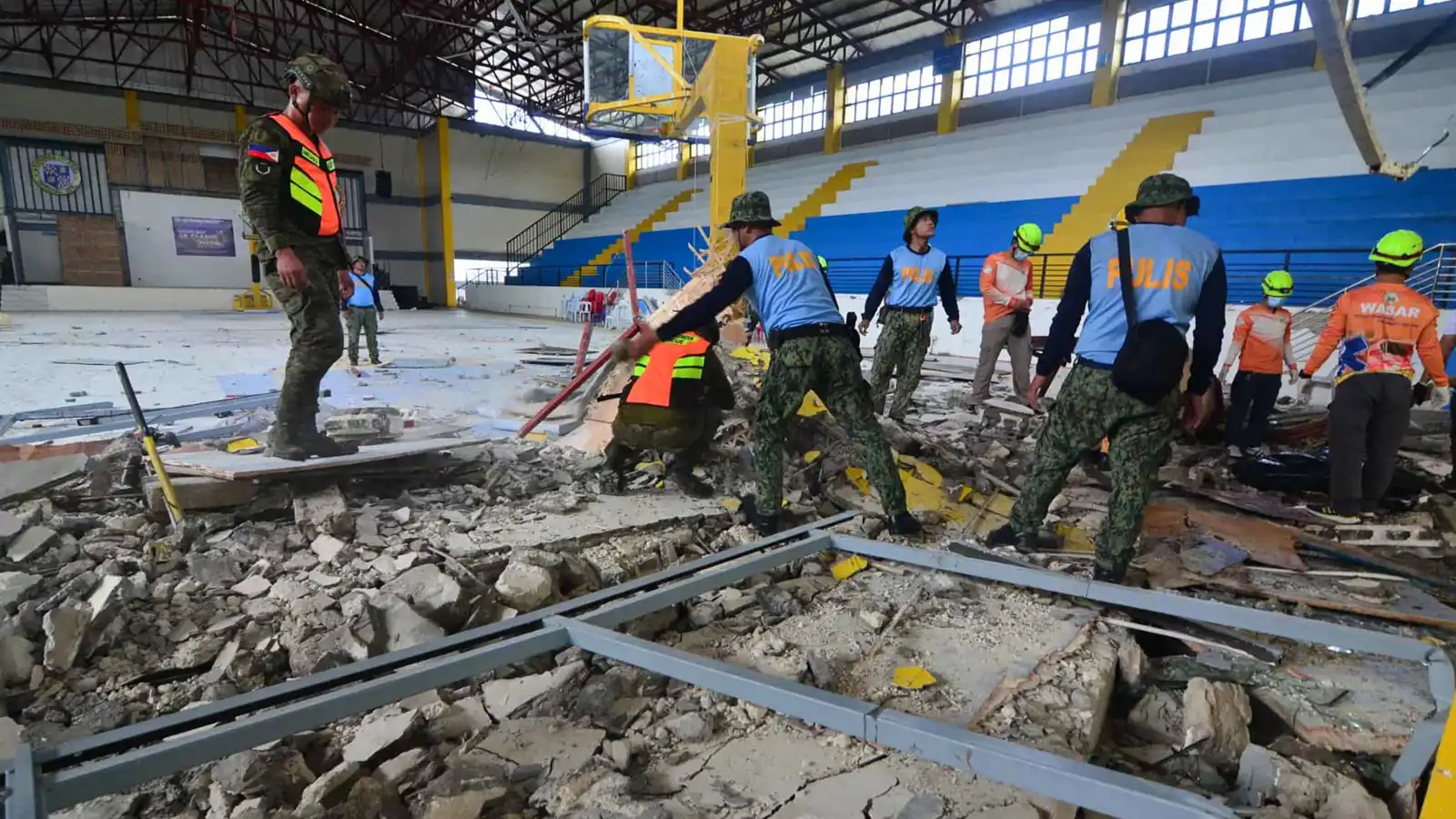 60 قتيلا والبحث عن مفقودين بعد الزلزال المدمر في الفلبين