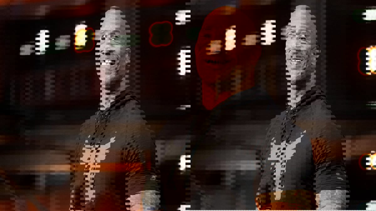 إعادة العمل على تمثال الشمع لدواين جونسون بعد انتقادات واسعة