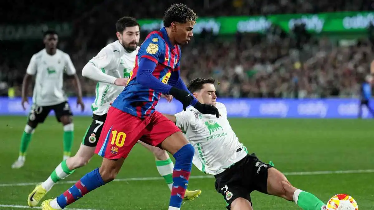 برشلونة يقصي راسينغ سانتاندير ويتأهل لربع نهائي كأس ملك إسبانيا (فيديو)