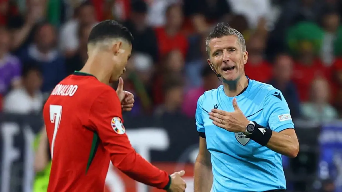 حكم لقاء البرتغال وسلوفينيا يُفسد خدعة رونالدو (فيديو)