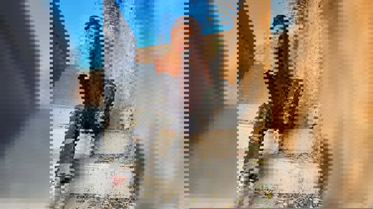 بعد اتهامها بالإنجاب دون زواج.. المطربة قمر تكشف هوية والد ابنتها