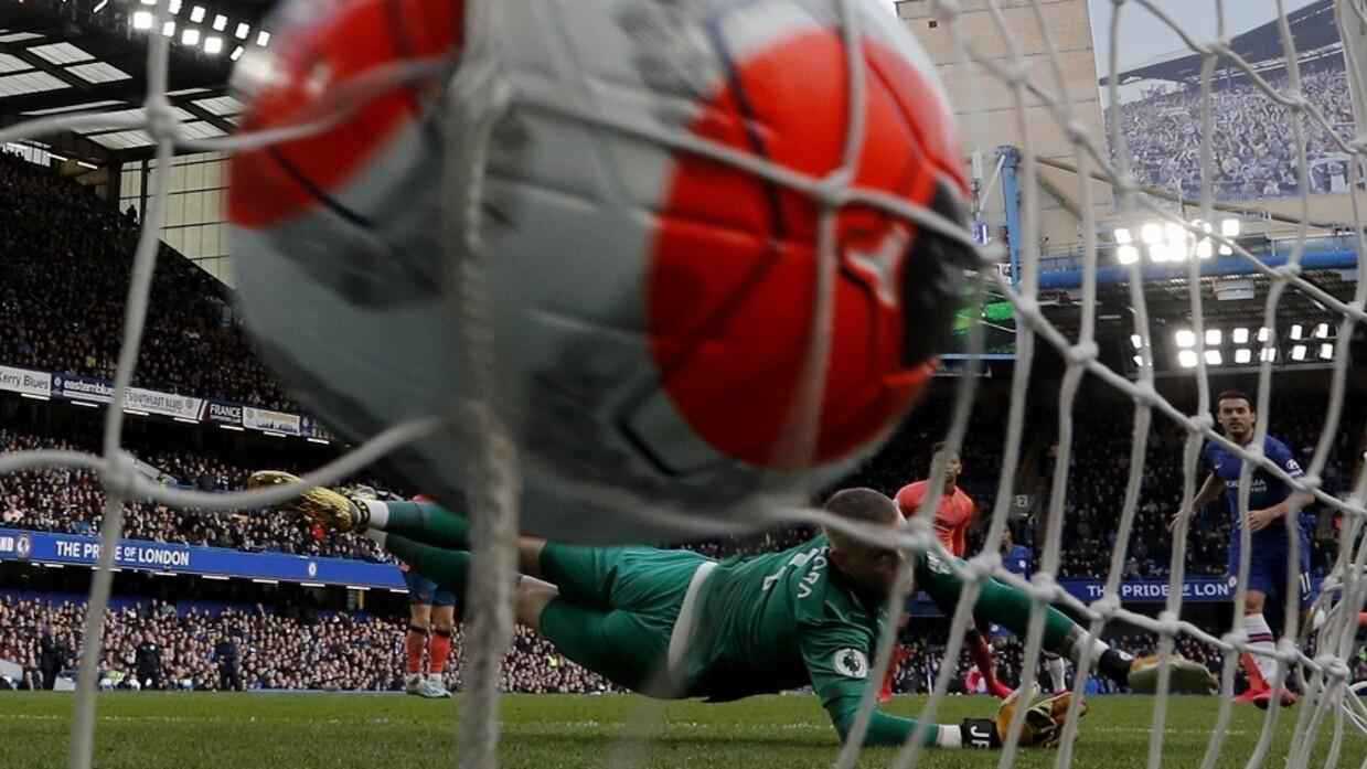 الأدلة في هواتف اللاعبين.. فضيحة تلاعب تزلزل الدوري الإنجليزي