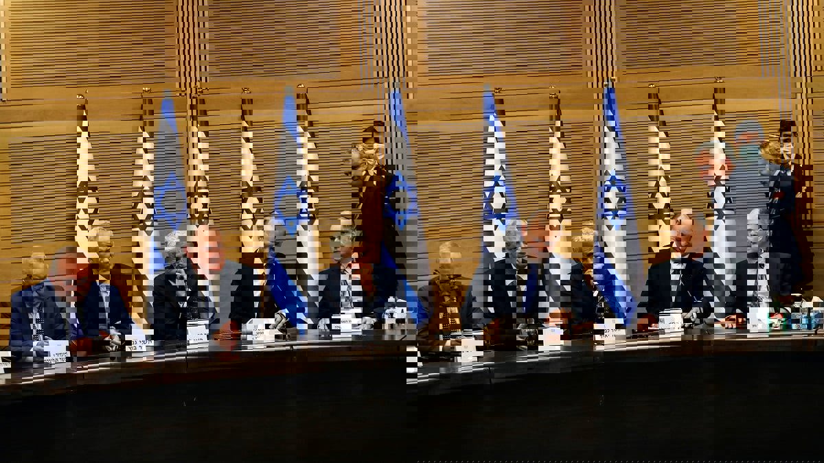 مع وجود فصيل إسلامي.. ما هي ملامح الحكومة الائتلافية الجديدة في إسرائيل؟ (صور)