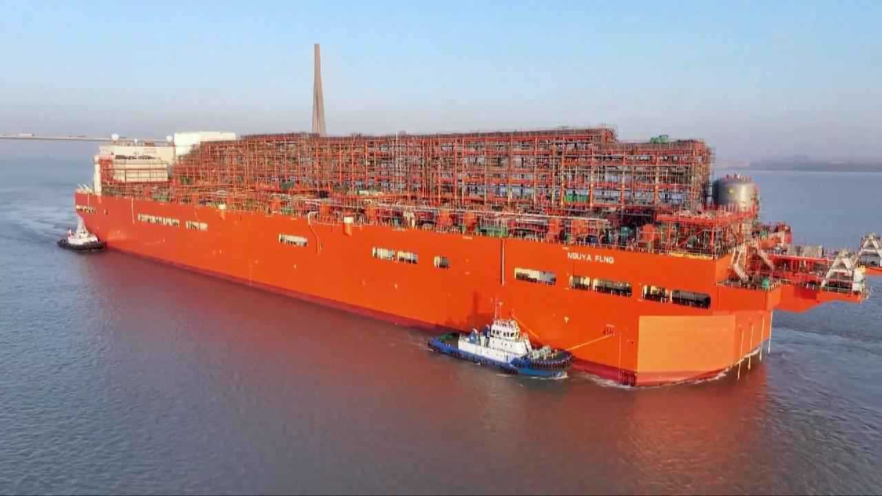 الصين تتحدى العالم.. أضخم سفينة غاز طبيعي مسال تبحر نحو أفريقيا