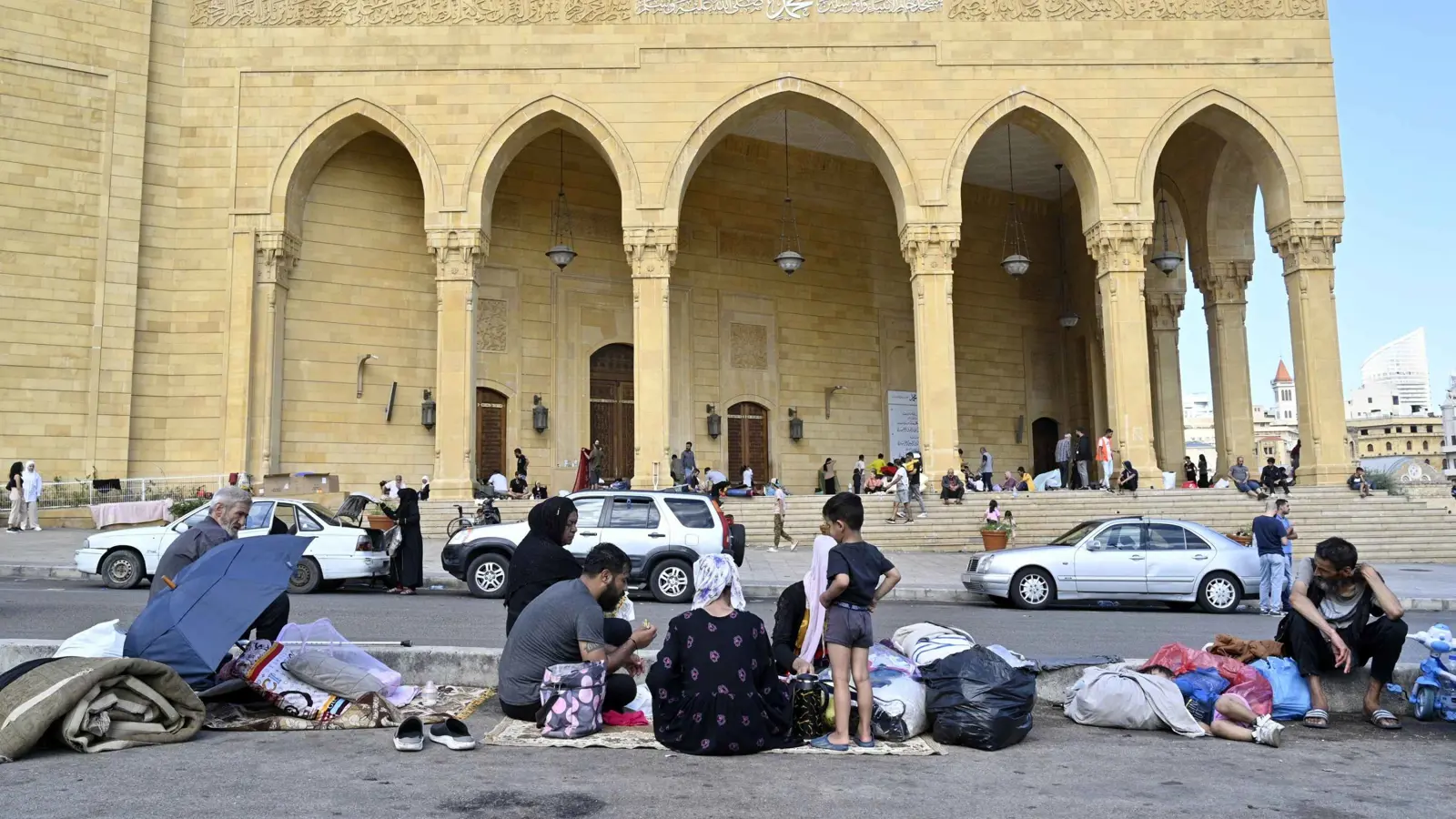 فرح لبناني "مبكر" بالهدنة "المحتملة"(فيديو)