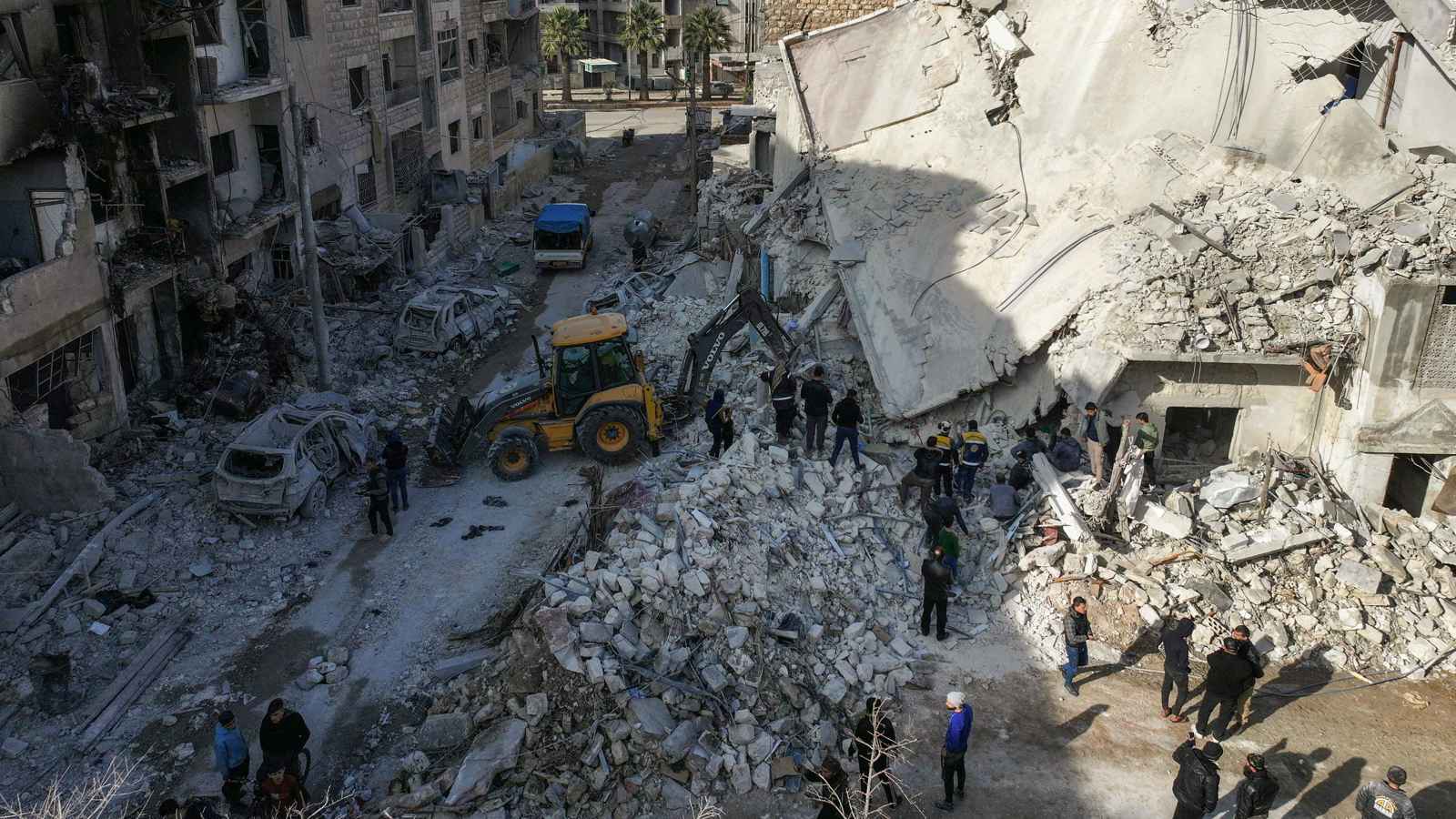 "مقسمة ومدمرة".. تقرير ميداني يرصد "الكارثة" في حلب السورية (صور)