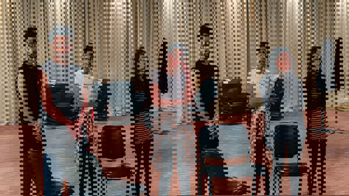 "هلاوس".. مسرحية صامتة تحلق بجناحي الصورة والموسيقى في خيال شكسبير