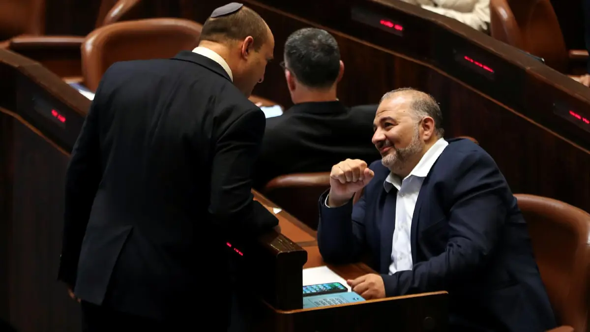 بالتنسيق مع بينيت ولابيد.. "العربية الموحدة" تعلق عضويتها في الائتلاف الحكومي