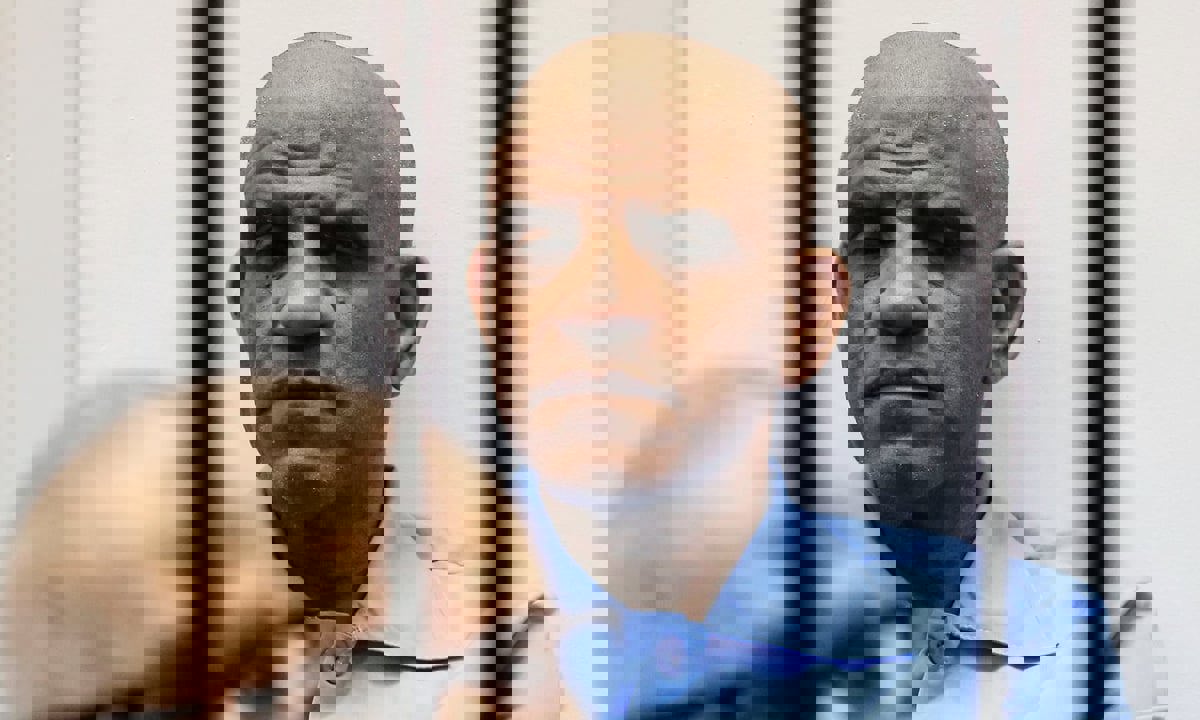 عبدالله السنوسي رجل مخابرات القذافي يمثل أمام محكمة في طرابلس