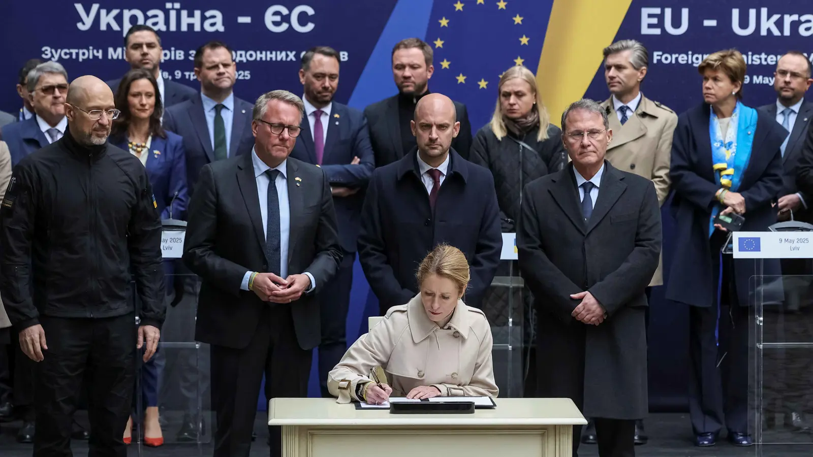 "خطوات كبيرة".. مطالب أوكرانية جديدة أمام أوروبا لعزل روسيا