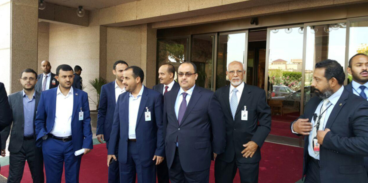 وفد الحوثيين يستبق زيارة ولد الشيخ إلى مسقط ويعود لصنعاء