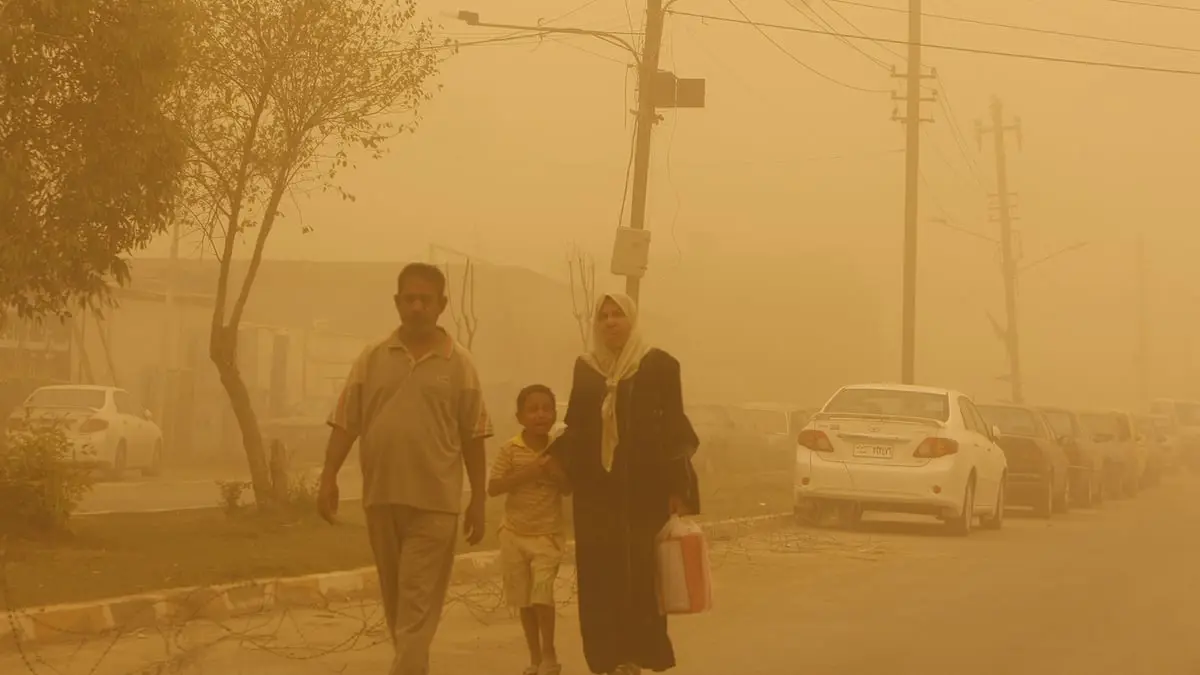 عاصفة ترابية تضرب بغداد (صور)