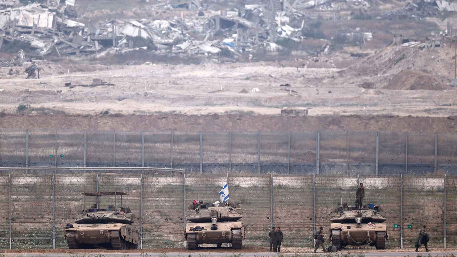 "القرار اتُخذ".. مسؤول إسرائيلي يبرر توسيع الهجوم على قطاع غزة