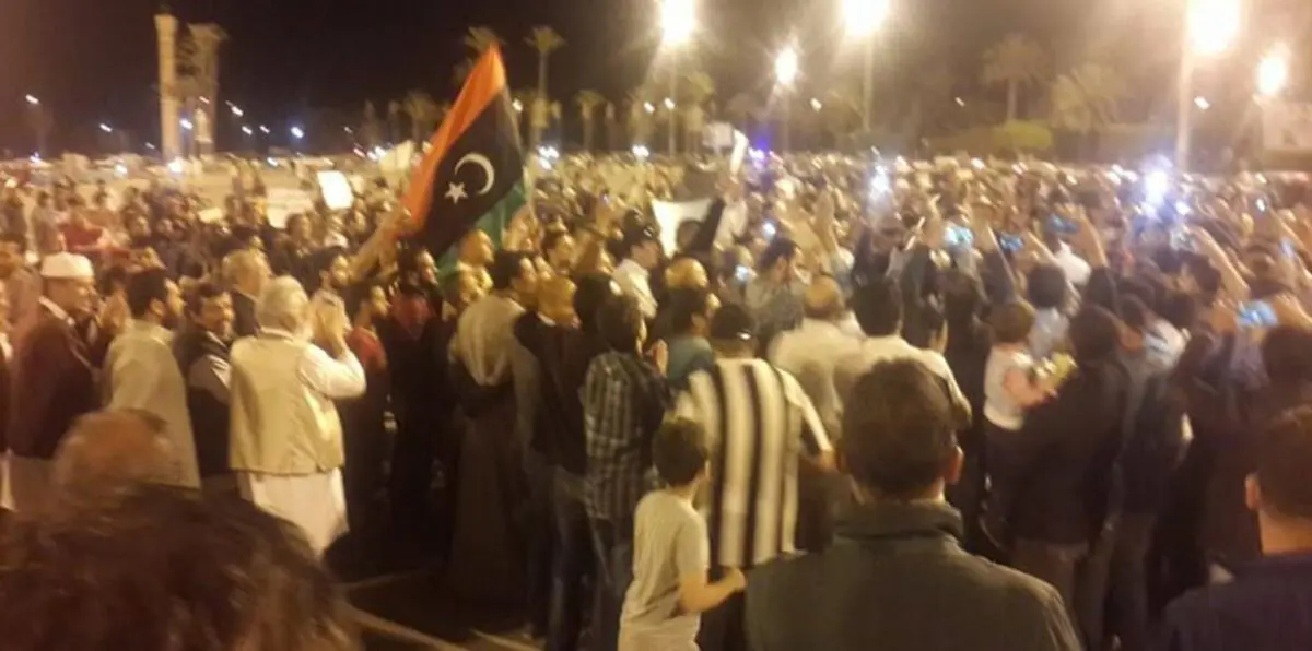 مئات المتظاهرين يقتحمون مقر "الرئاسي الليبي" للمطالبة بإسقاطه