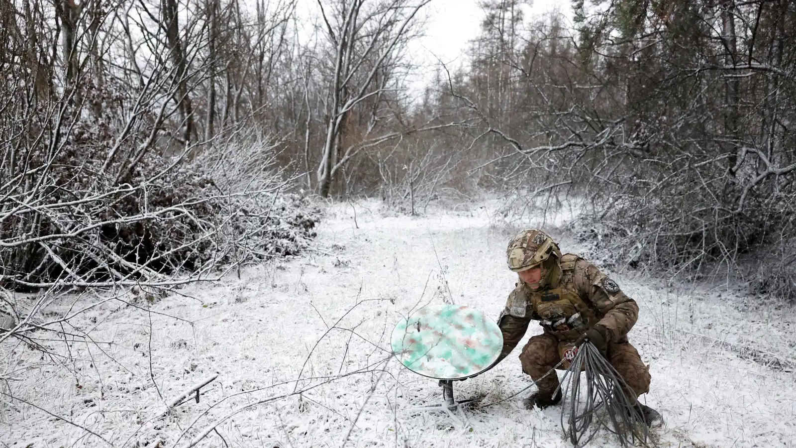 ستارلينك.. كيف أنقذت "أقمار ماسك" مركز القيادة في كييف؟