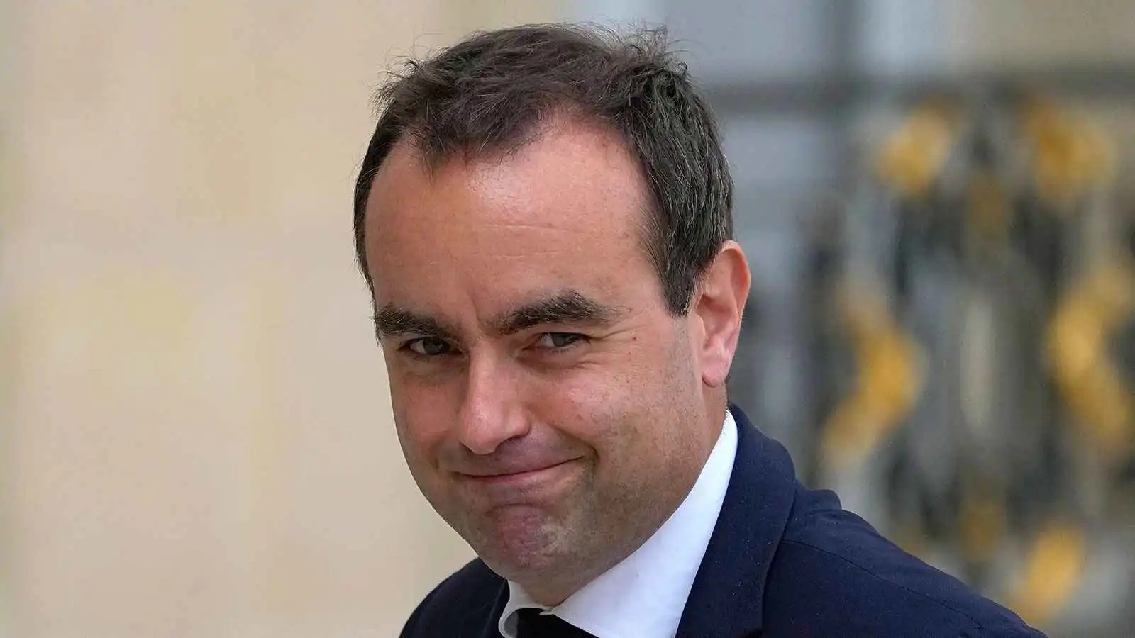 بعد استقالة لوكورنو.. برونو لومير يينسحب من الحكومة الفرنسية