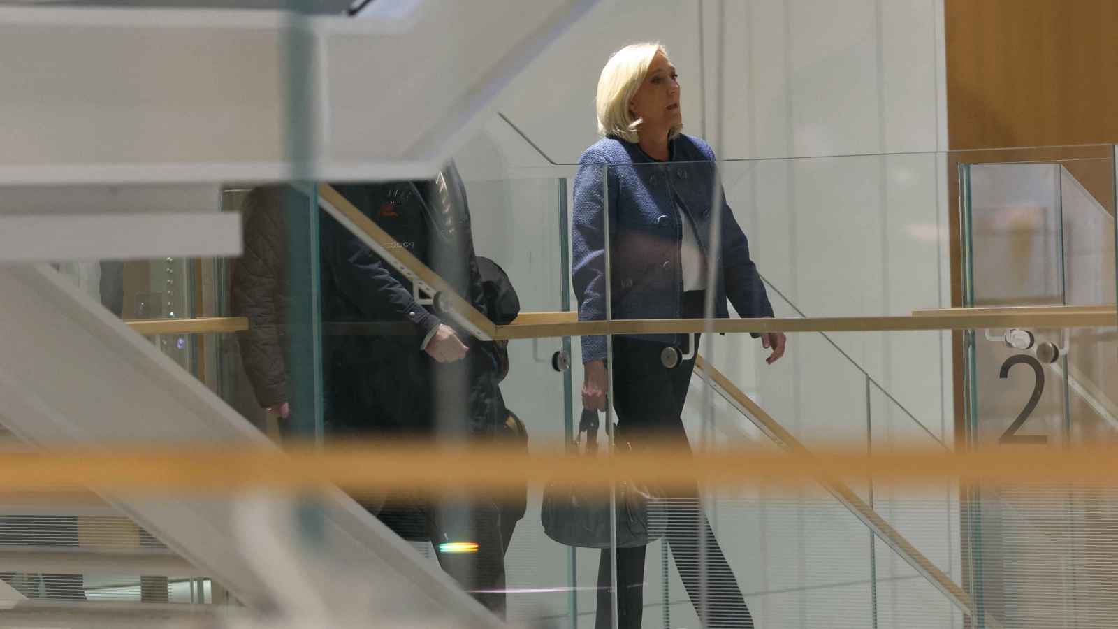 "لوموند": قضاة فرنسا تحت التهديد بعد إدانة مارين لوبان