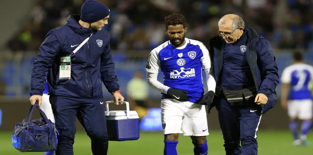 مباراة الهلال والاتفاق.. ماذا فعل نواف بن سعد بعد إصابة نواف العابد؟ (فيديو)