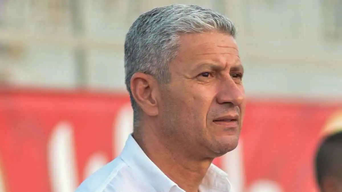 زبير بية يؤكد تمسكه بقرار الاستقالة من رئاسة النجم الساحلي